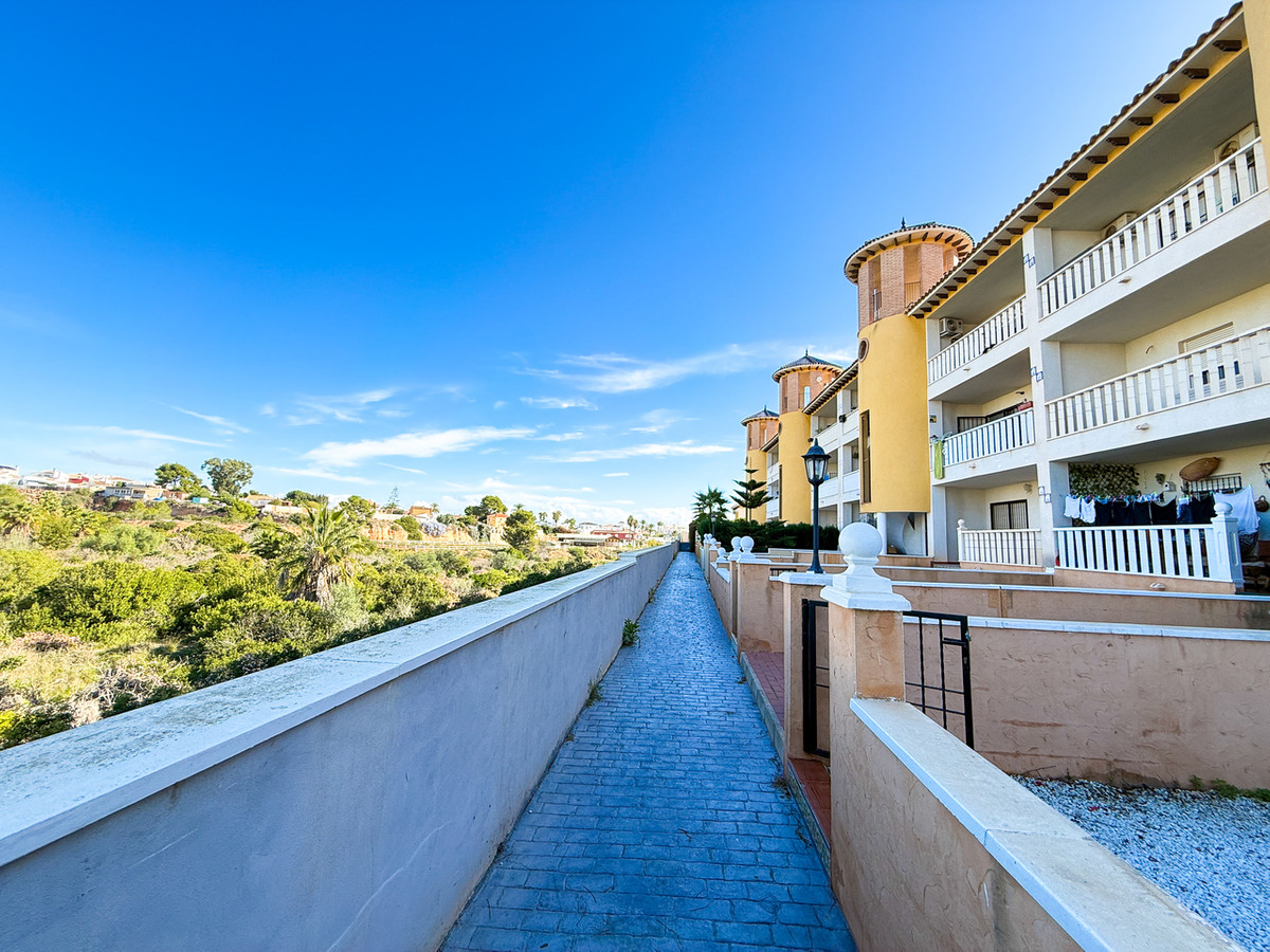 For sale - 2 Bedroom 1 Bathroom Ground Floor Apartment in Cabo Roig - Cabo Roig  - Alicante