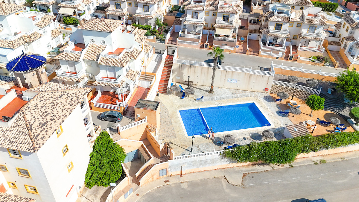 For sale - 2 Bedroom 1 Bathroom Ground Floor Apartment in Cabo Roig - Cabo Roig  - Alicante
