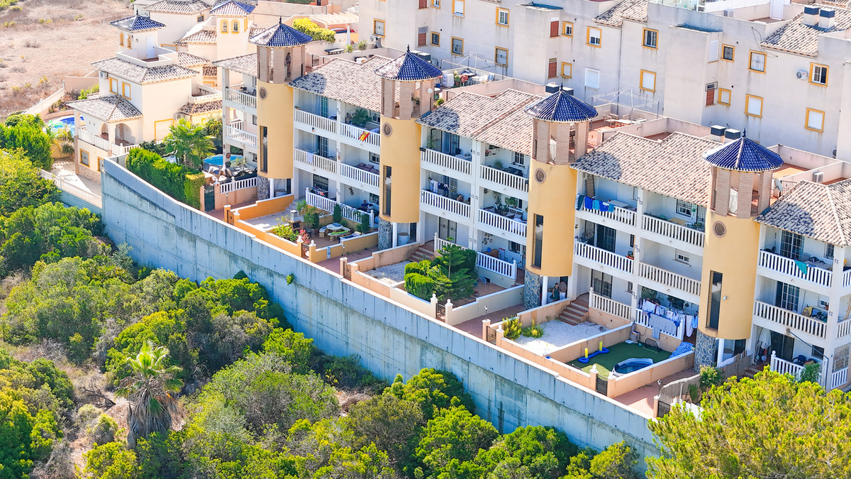For sale - 2 Bedroom 1 Bathroom Ground Floor Apartment in Cabo Roig - Cabo Roig  - Alicante
