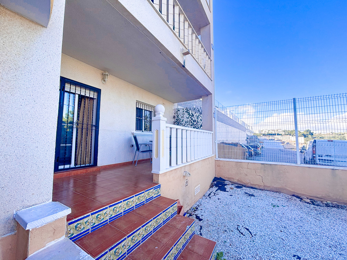 For sale - 2 Bedroom 1 Bathroom Ground Floor Apartment in Cabo Roig - Cabo Roig  - Alicante