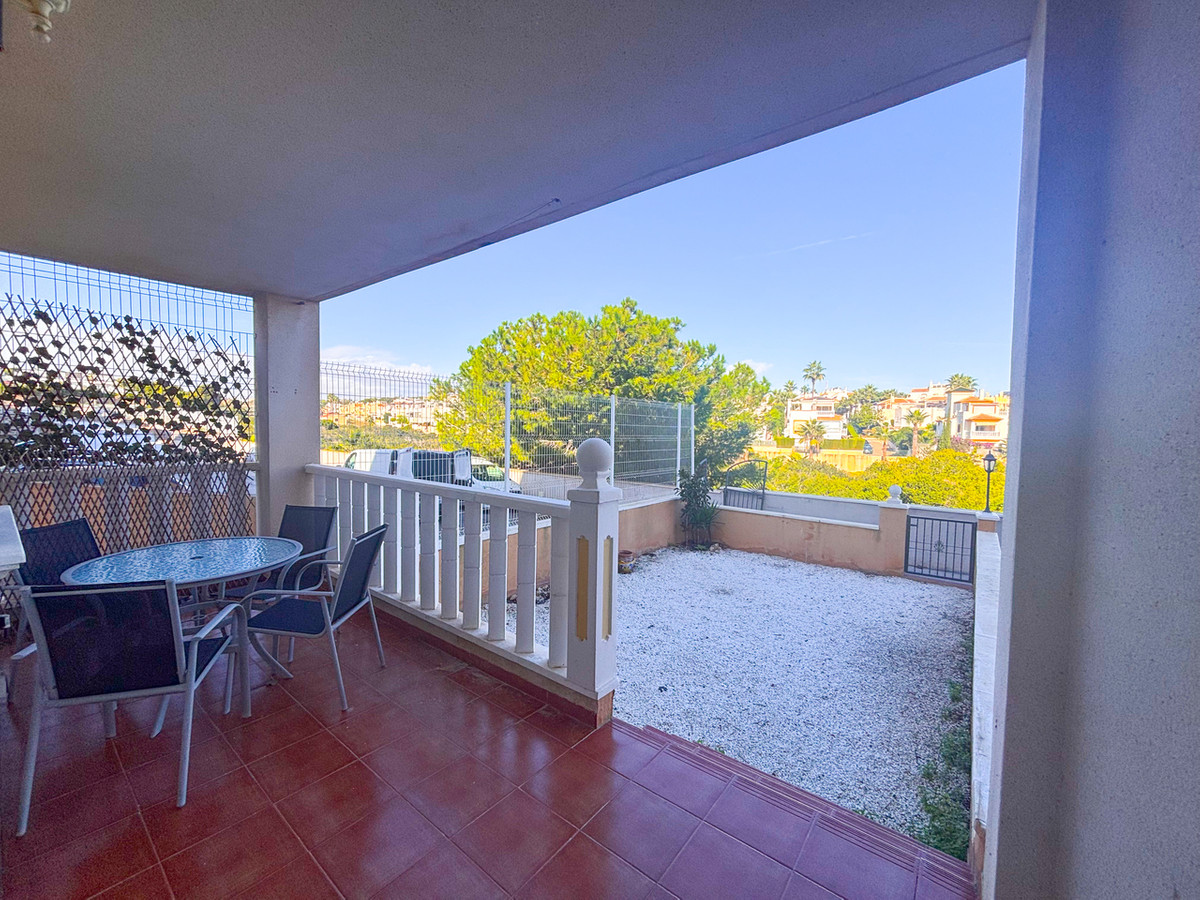 For sale - 2 Bedroom 1 Bathroom Ground Floor Apartment in Cabo Roig - Cabo Roig  - Alicante
