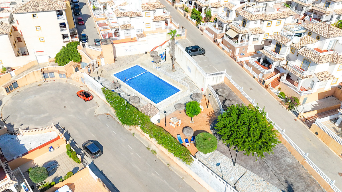 For sale - 2 Bedroom 1 Bathroom Ground Floor Apartment in Cabo Roig - Cabo Roig  - Alicante