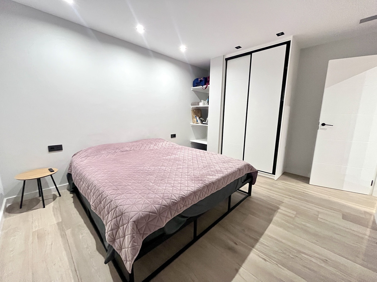 For sale - 4 Bedroom 3 Bathroom House - Detached Villa in Orihuela - Punta Prima  - Alicante