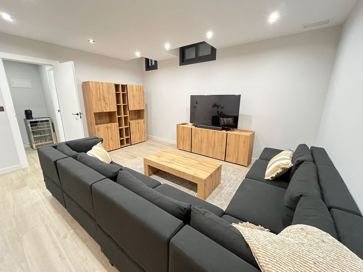 For sale - 4 Bedroom 3 Bathroom House - Detached Villa in Orihuela - Punta Prima  - Alicante