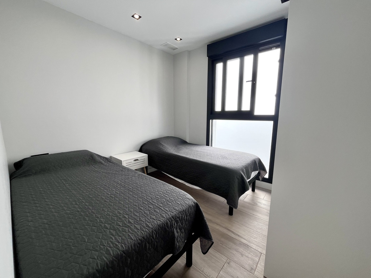 For sale - 4 Bedroom 3 Bathroom House - Detached Villa in Orihuela - Punta Prima  - Alicante