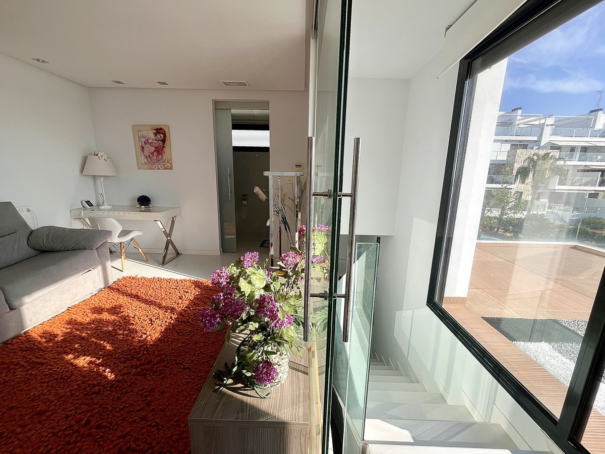 For sale - 3 Bedroom 2 Bathroom House - Detached Villa in Orihuela - Los Dolses  - Alicante