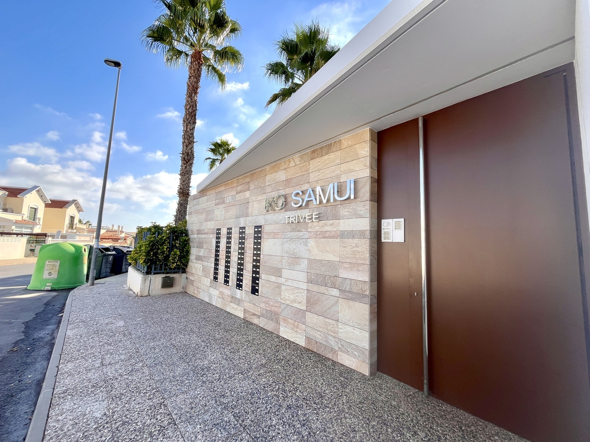 For sale - 3 Bedroom 2 Bathroom House - Detached Villa in Orihuela - Los Dolses  - Alicante