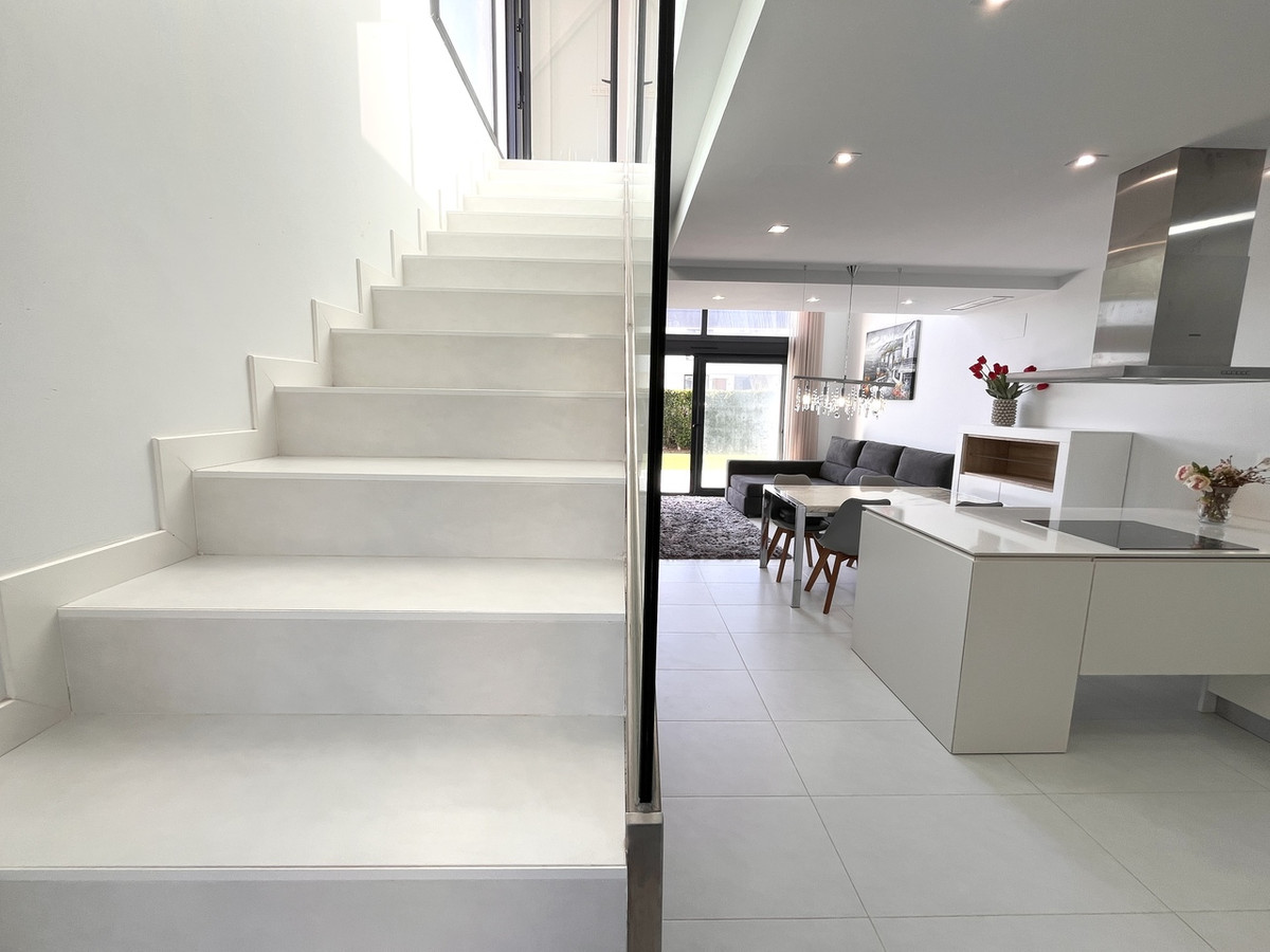 For sale - 3 Bedroom 2 Bathroom House - Detached Villa in Orihuela - Los Dolses  - Alicante