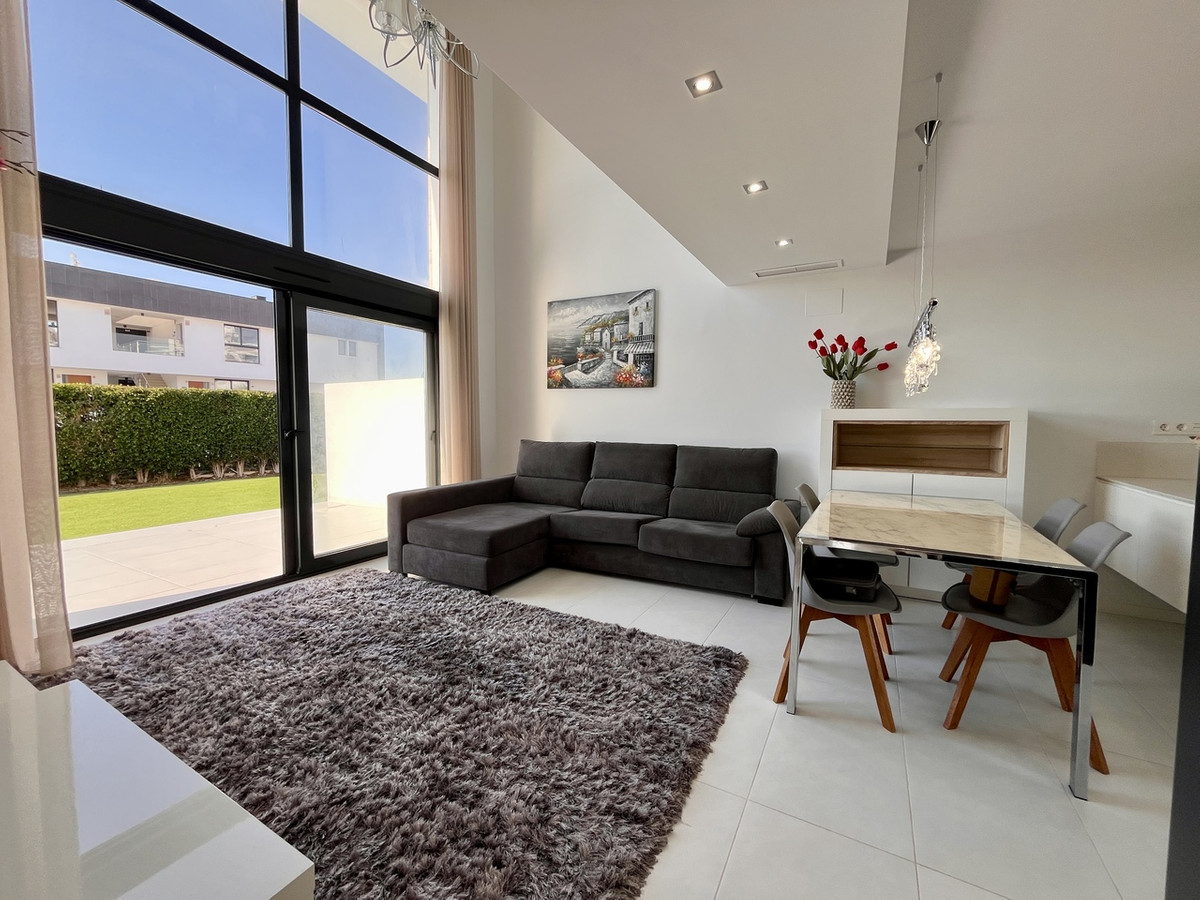 For sale - 3 Bedroom 2 Bathroom House - Detached Villa in Orihuela - Los Dolses  - Alicante