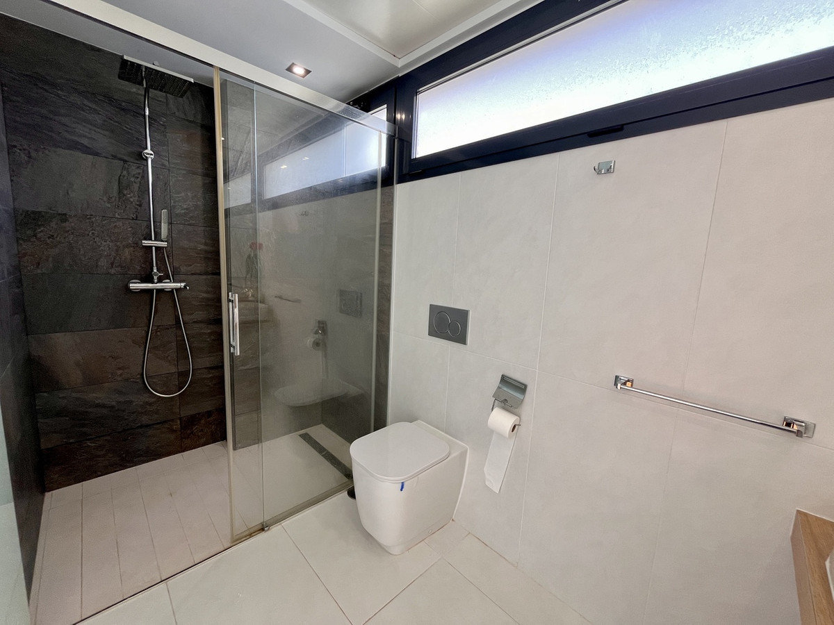 For sale - 3 Bedroom 2 Bathroom House - Detached Villa in Orihuela - Los Dolses  - Alicante