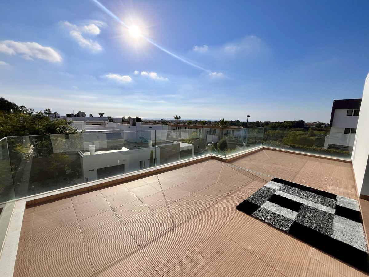 For sale - 3 Bedroom 2 Bathroom House - Detached Villa in Orihuela - Los Dolses  - Alicante