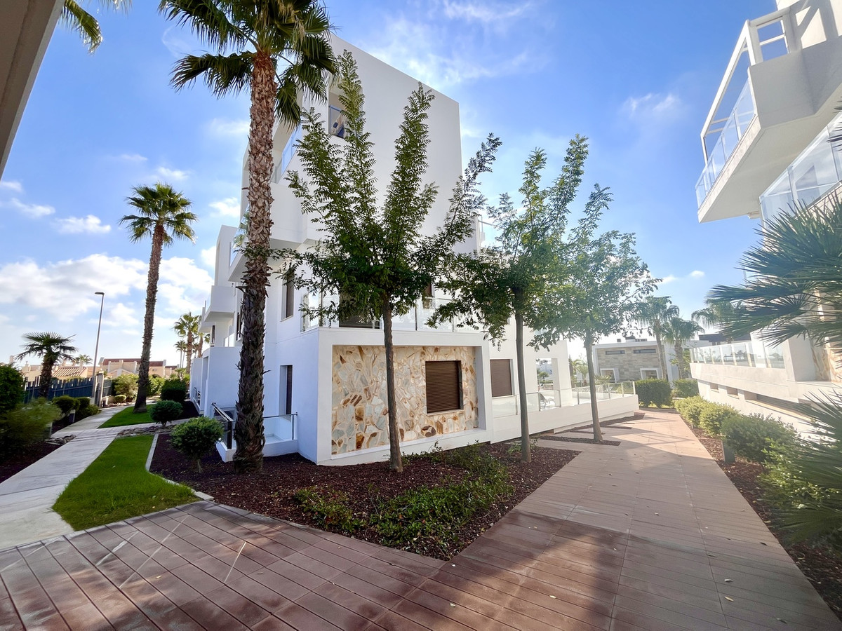 For sale - 3 Bedroom 2 Bathroom House - Detached Villa in Orihuela - Los Dolses  - Alicante