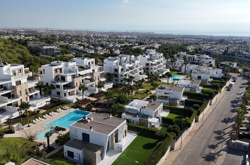 3 Bedroom 2 Bathroom House - Detached Villa in Orihuela