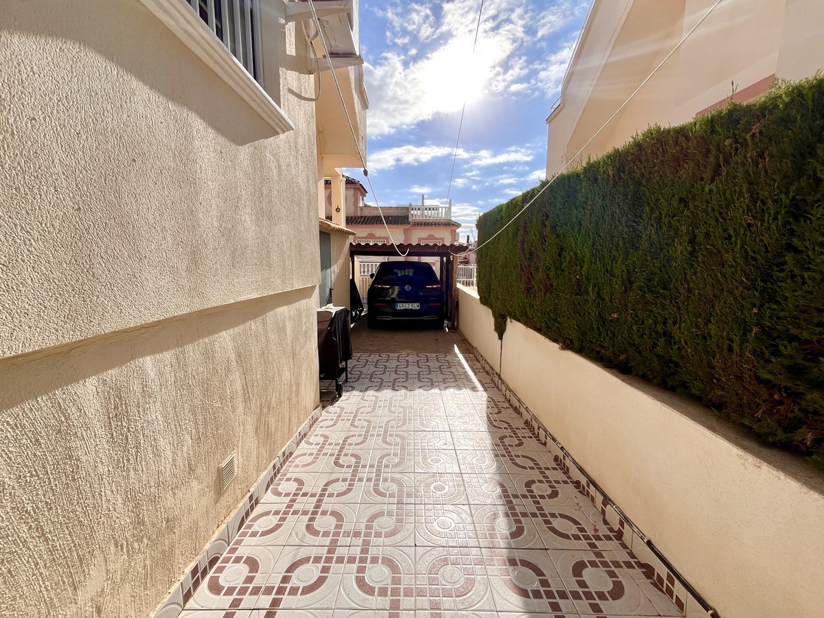 For sale - 2 Bedroom 1 Bathroom Ground Floor Apartment in Playa Flamenca  - Playa Flamenca  - Alicante