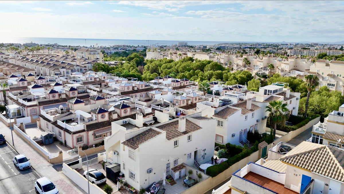 For sale - 2 Bedroom 1 Bathroom Ground Floor Apartment in Playa Flamenca  - Playa Flamenca  - Alicante