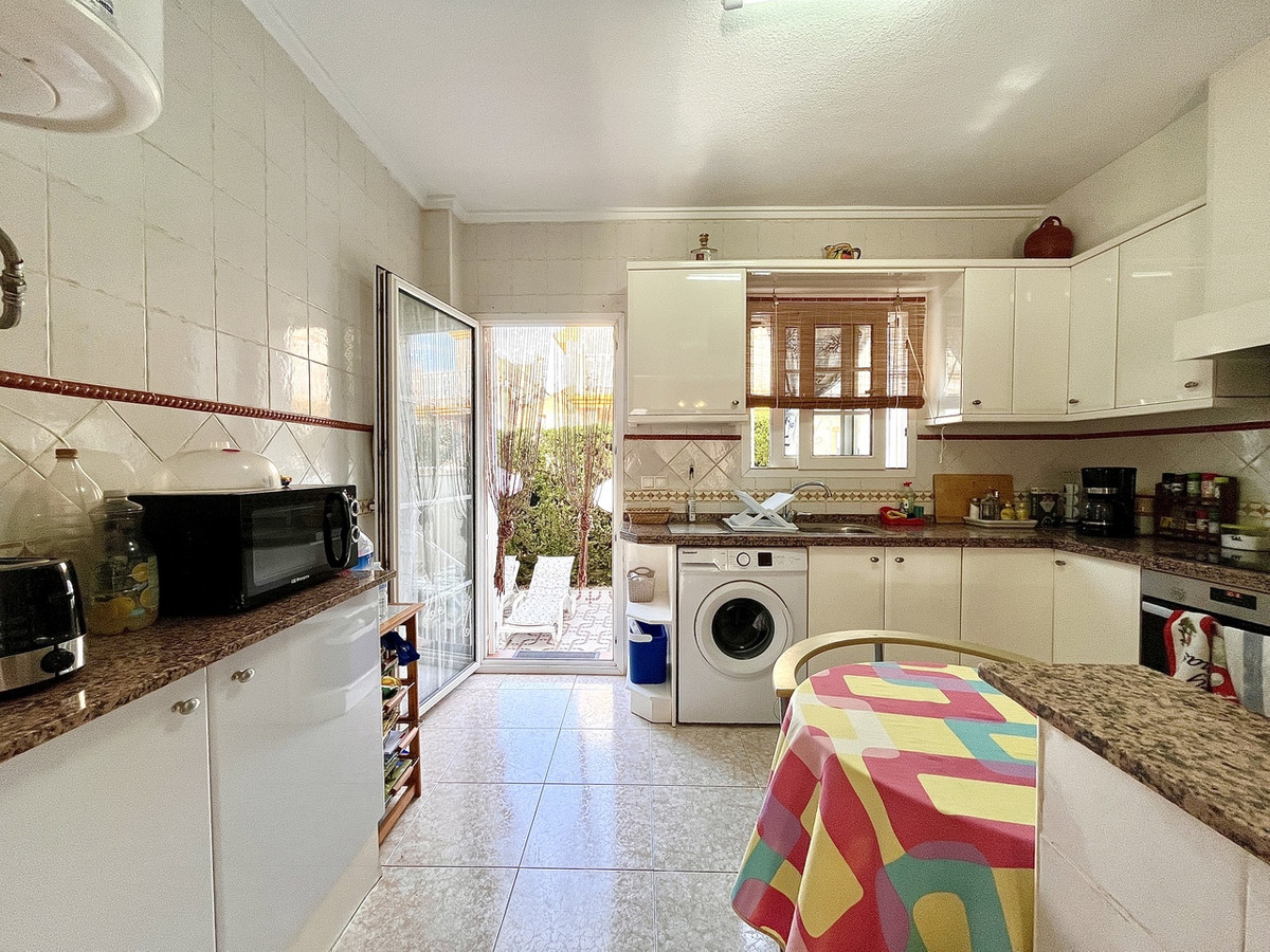 For sale - 2 Bedroom 1 Bathroom Ground Floor Apartment in Playa Flamenca  - Playa Flamenca  - Alicante