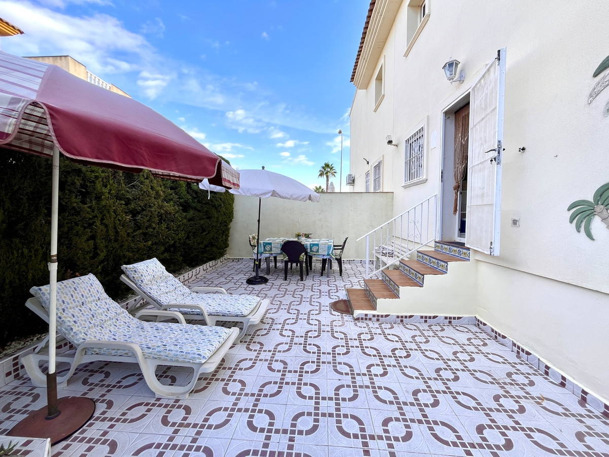 For sale - 2 Bedroom 1 Bathroom Ground Floor Apartment in Playa Flamenca  - Playa Flamenca  - Alicante
