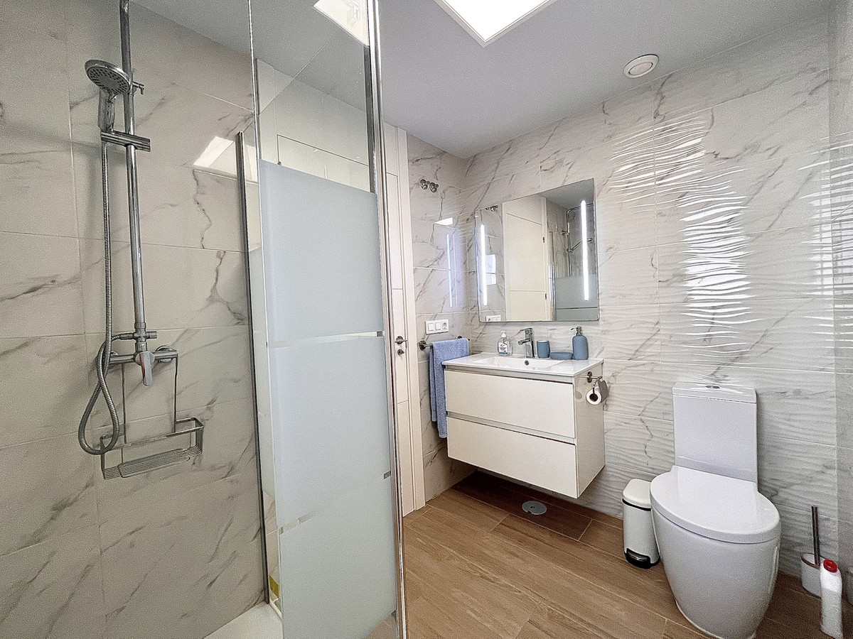 For sale - 2 Bedroom 2 Bathroom Apartment - Middle Floor Apartment in Orihuela - Villamartin  - Alicante