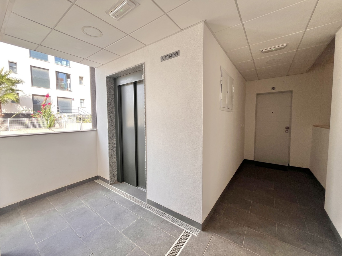 For sale - 2 Bedroom 2 Bathroom Apartment - Middle Floor Apartment in Orihuela - Villamartin  - Alicante