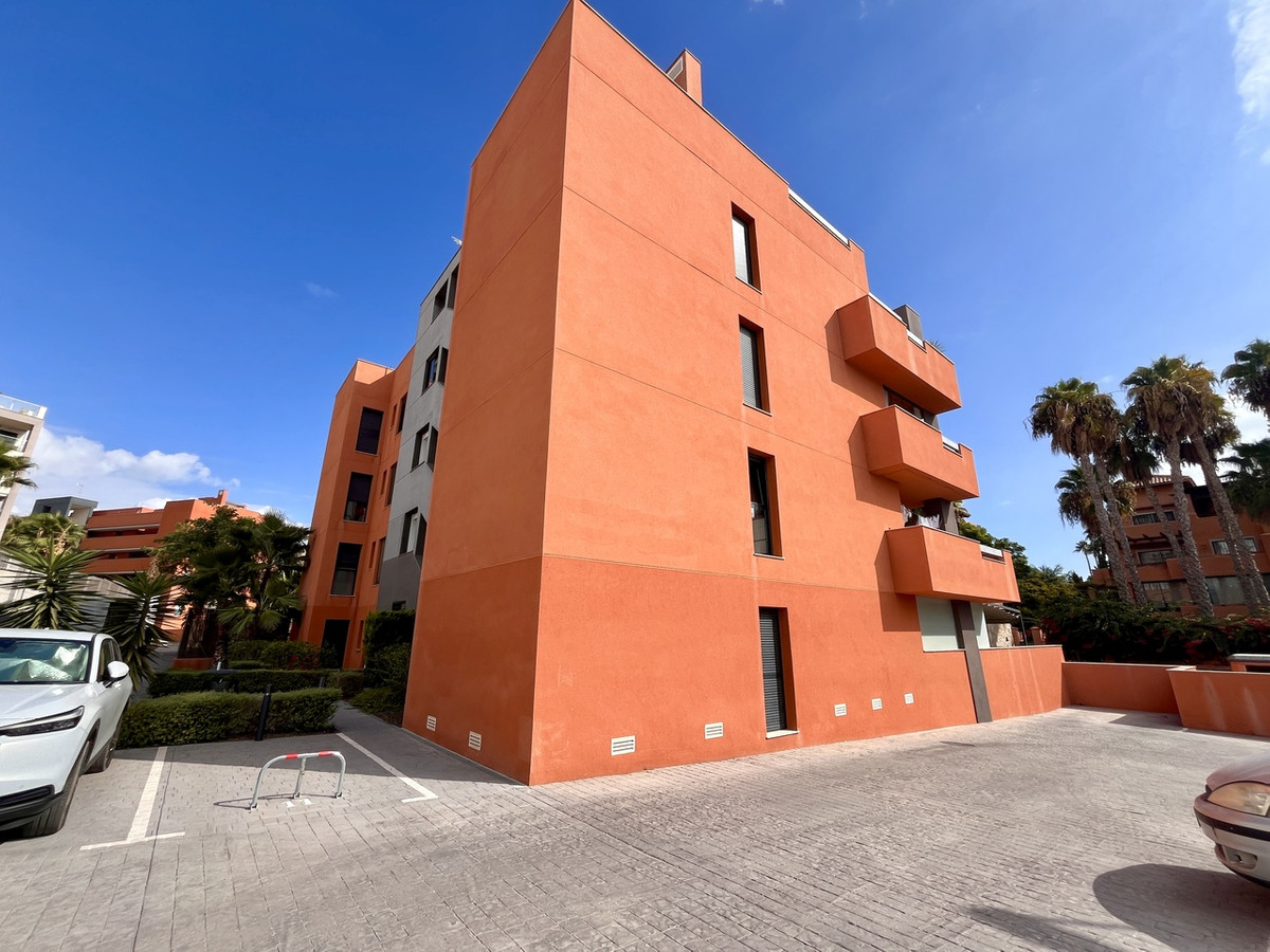 For sale - 2 Bedroom 2 Bathroom Apartment - Middle Floor Apartment in Orihuela - Villamartin  - Alicante