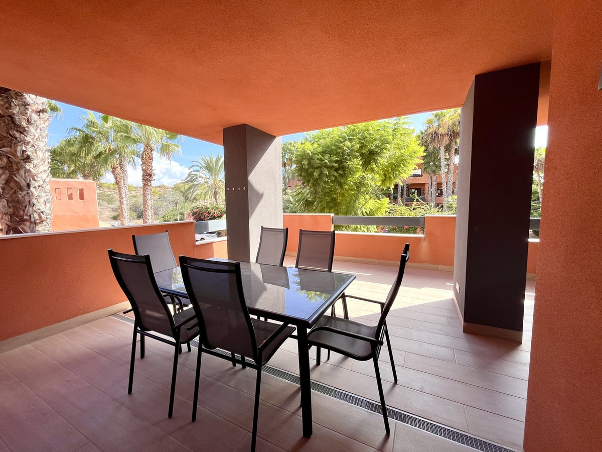 For sale - 2 Bedroom 2 Bathroom Apartment - Middle Floor Apartment in Orihuela - Villamartin  - Alicante