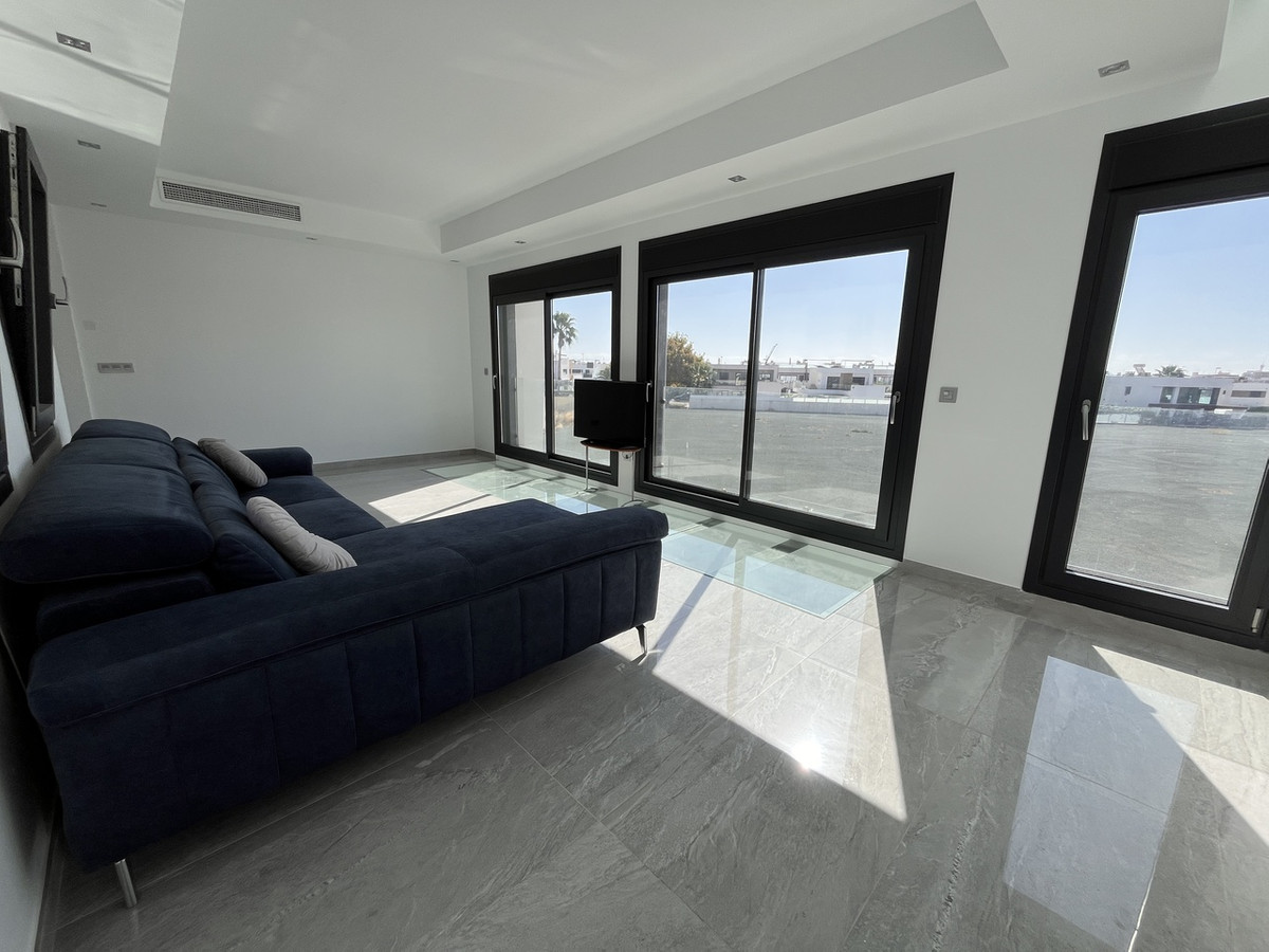 For sale - 3 Bedroom 3 Bathroom House - Detached Villa in San Pedro del Pinatar - San Pedro del Pinatar Centro  - Murcia