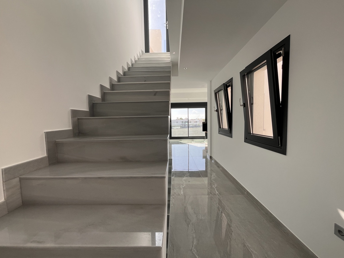 For sale - 3 Bedroom 3 Bathroom House - Detached Villa in San Pedro del Pinatar - San Pedro del Pinatar Centro  - Murcia