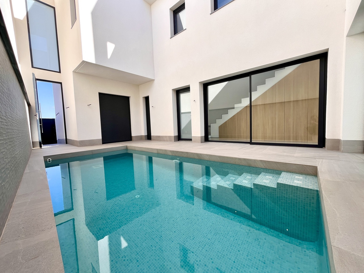 For sale - 3 Bedroom 3 Bathroom House - Detached Villa in San Pedro del Pinatar - San Pedro del Pinatar Centro  - Murcia