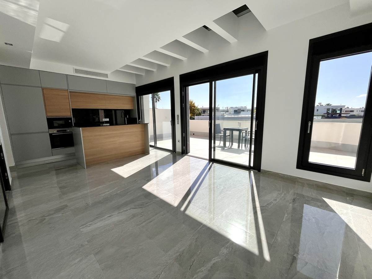 For sale - 3 Bedroom 3 Bathroom House - Detached Villa in San Pedro del Pinatar - San Pedro del Pinatar Centro  - Murcia
