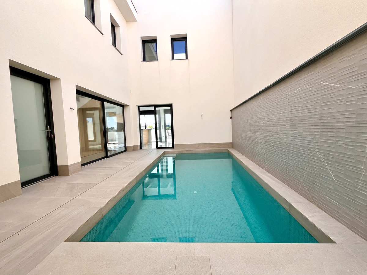 For sale - 3 Bedroom 3 Bathroom House - Detached Villa in San Pedro del Pinatar - San Pedro del Pinatar Centro  - Murcia