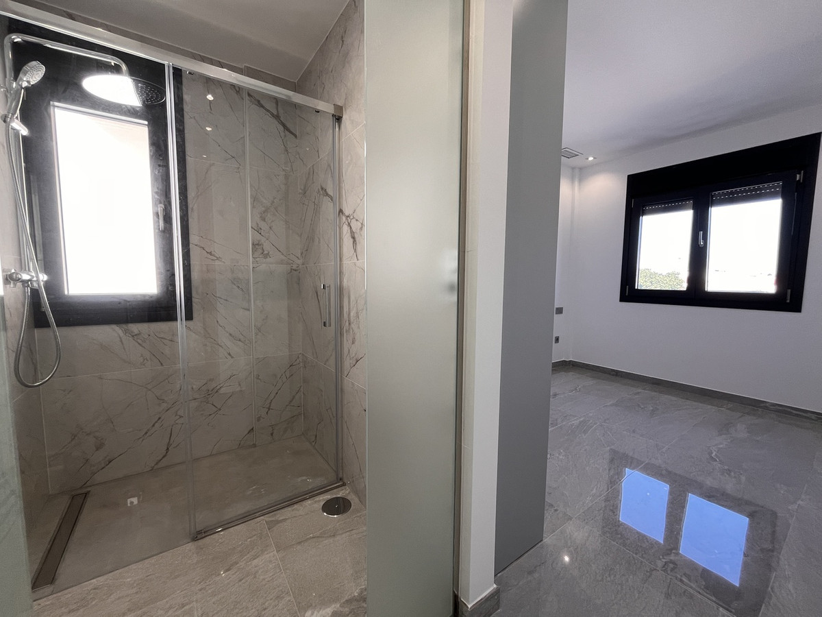 For sale - 3 Bedroom 3 Bathroom House - Detached Villa in San Pedro del Pinatar - San Pedro del Pinatar Centro  - Murcia