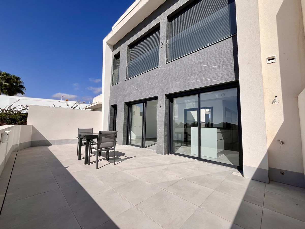For sale - 3 Bedroom 3 Bathroom House - Detached Villa in San Pedro del Pinatar - San Pedro del Pinatar Centro  - Murcia