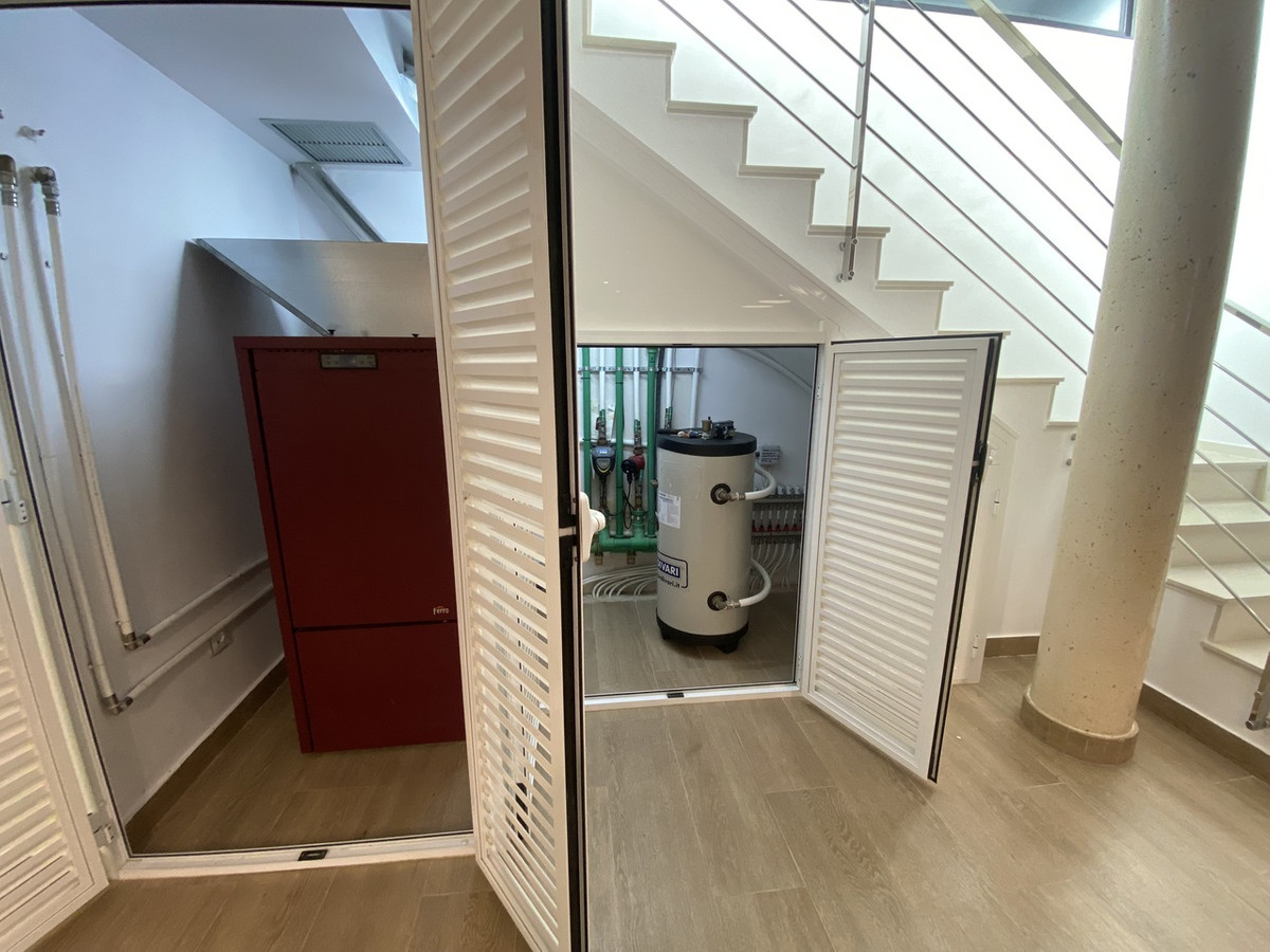 For sale - 5 Bedroom 4 Bathroom House - Detached Villa in Orihuela - Dehesa de Campoamor  - Alicante