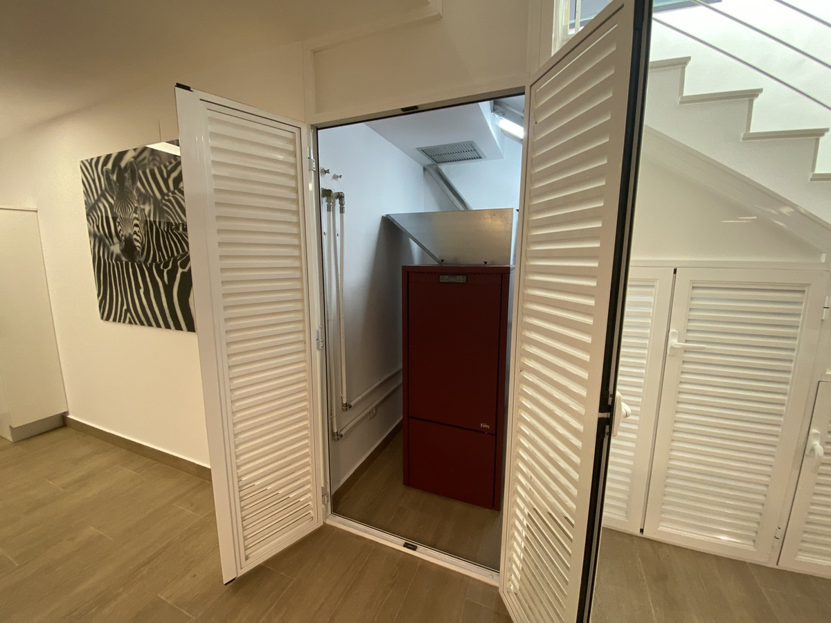 For sale - 5 Bedroom 4 Bathroom House - Detached Villa in Orihuela - Dehesa de Campoamor  - Alicante