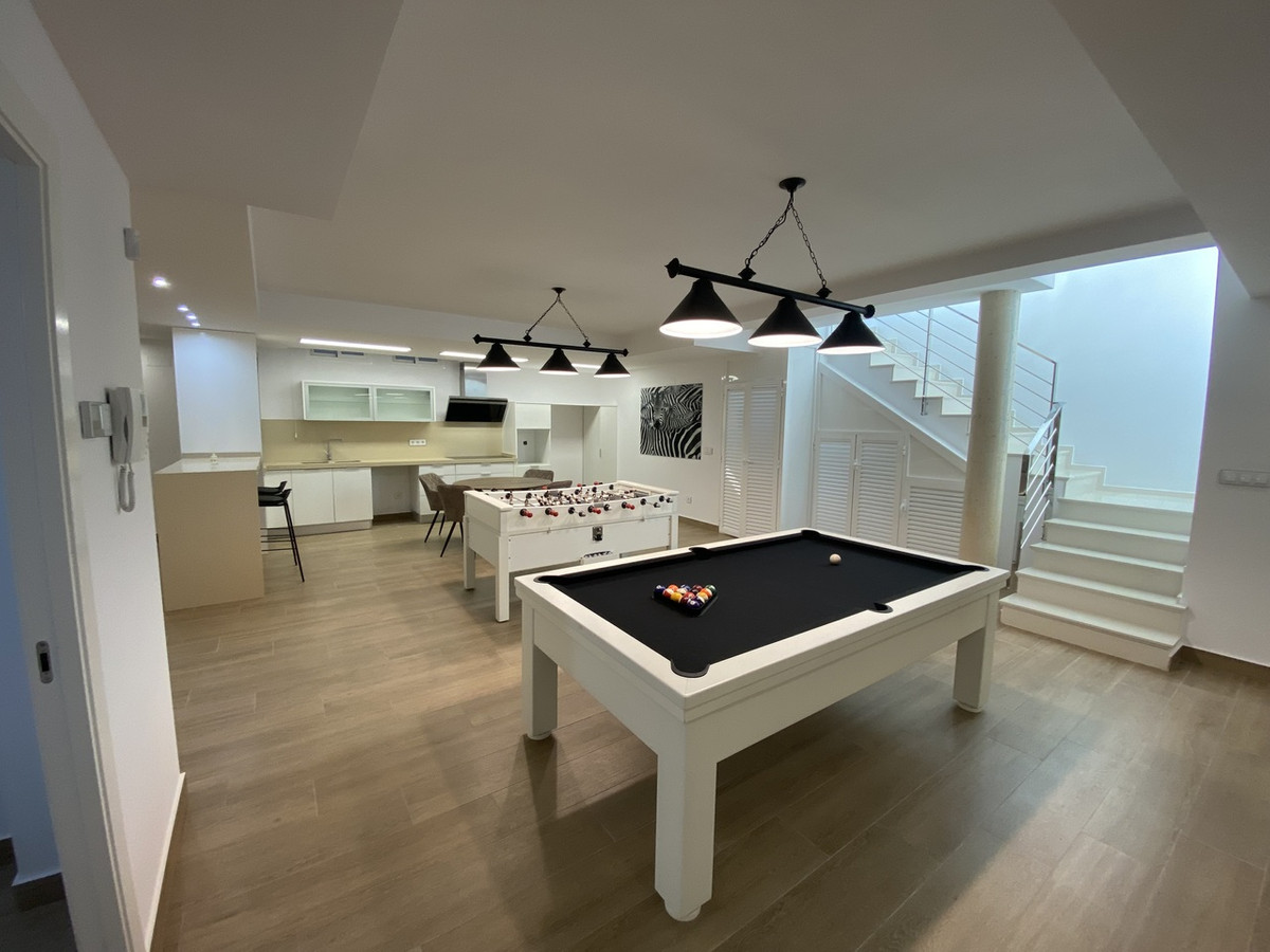 For sale - 5 Bedroom 4 Bathroom House - Detached Villa in Orihuela - Dehesa de Campoamor  - Alicante