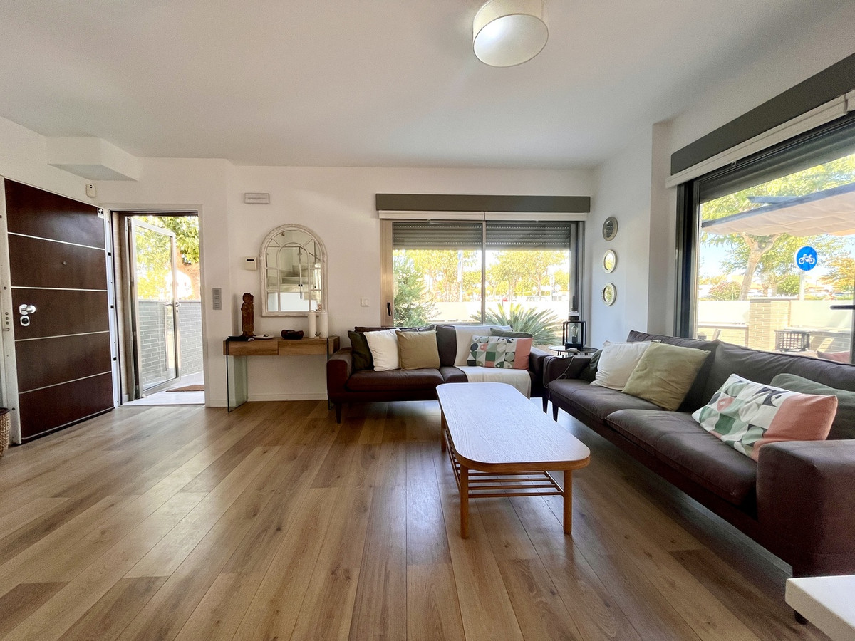 For sale - 4 Bedroom 4 Bathroom House - Detached Villa in Pilar de la Horadada - Torre de la Horadada  - Alicante