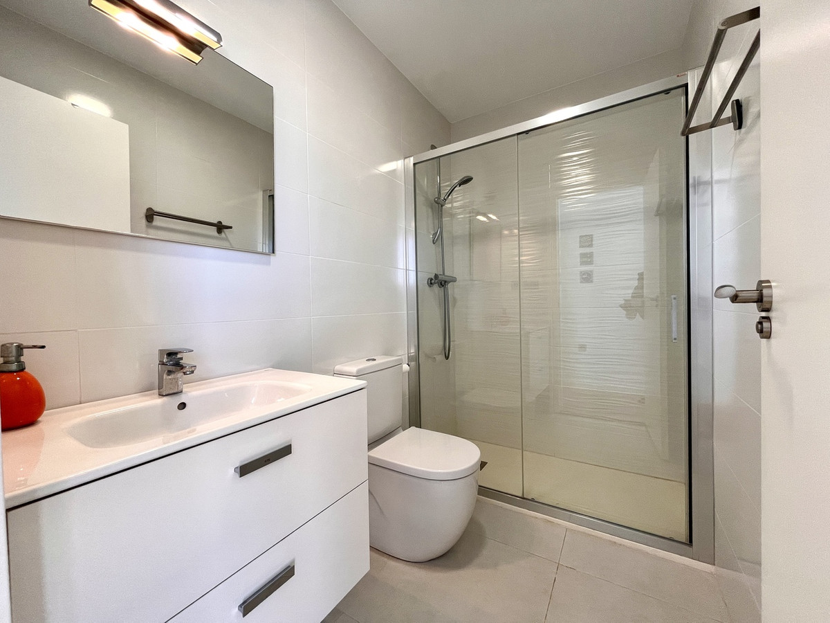 For sale - 4 Bedroom 4 Bathroom House - Detached Villa in Pilar de la Horadada - Torre de la Horadada  - Alicante