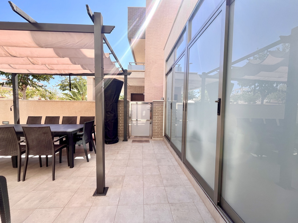 For sale - 4 Bedroom 4 Bathroom House - Detached Villa in Pilar de la Horadada - Torre de la Horadada  - Alicante