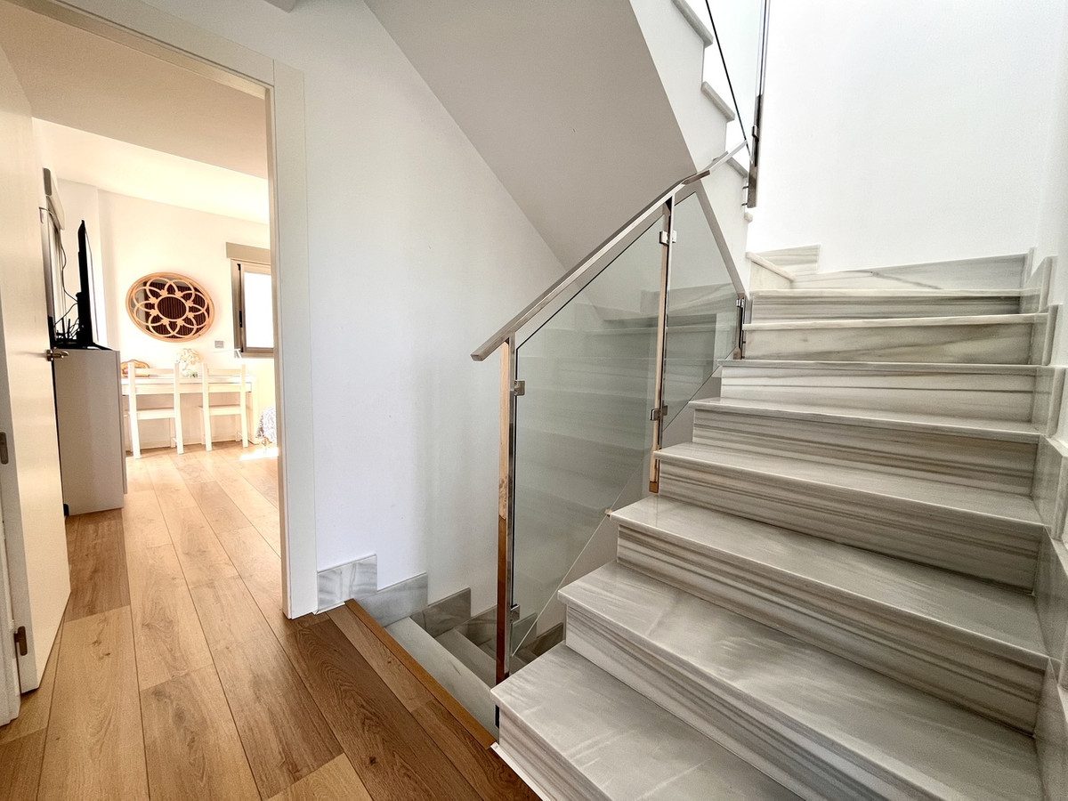 For sale - 4 Bedroom 4 Bathroom House - Detached Villa in Pilar de la Horadada - Torre de la Horadada  - Alicante