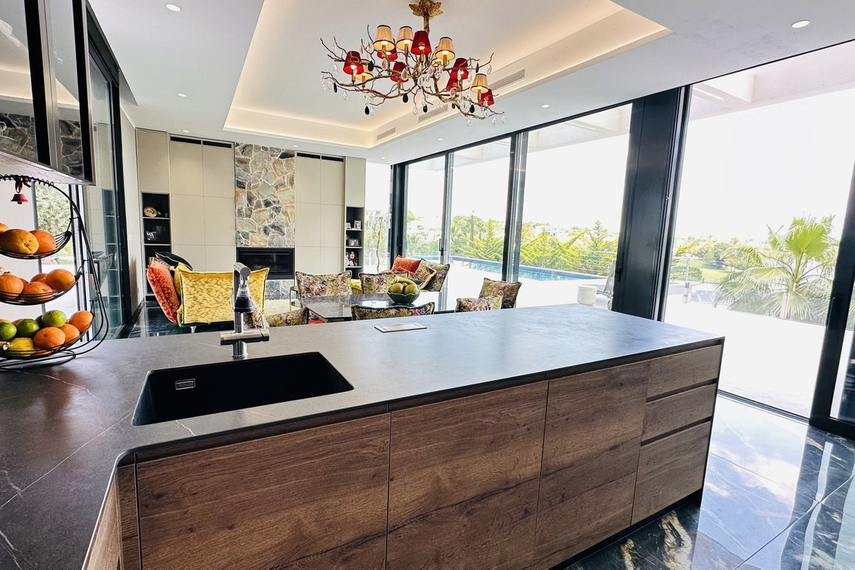 For sale - 6 Bedroom 4 Bathroom House - Detached Villa in Orihuela - Las Colinas Golf  - Alicante