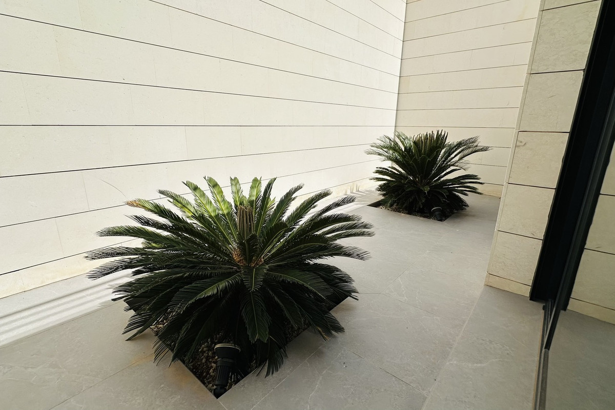 For sale - 6 Bedroom 4 Bathroom House - Detached Villa in Orihuela - Las Colinas Golf  - Alicante