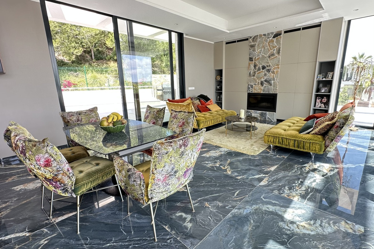 For sale - 6 Bedroom 4 Bathroom House - Detached Villa in Orihuela - Las Colinas Golf  - Alicante