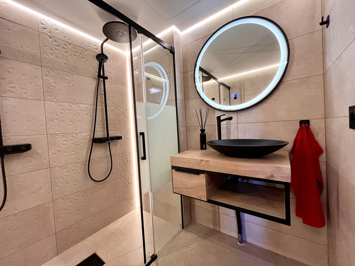 For sale - 4 Bedroom 2 Bathroom Apartment - Middle Floor Apartment in Almoradi - Almoradi Centro  - Alicante