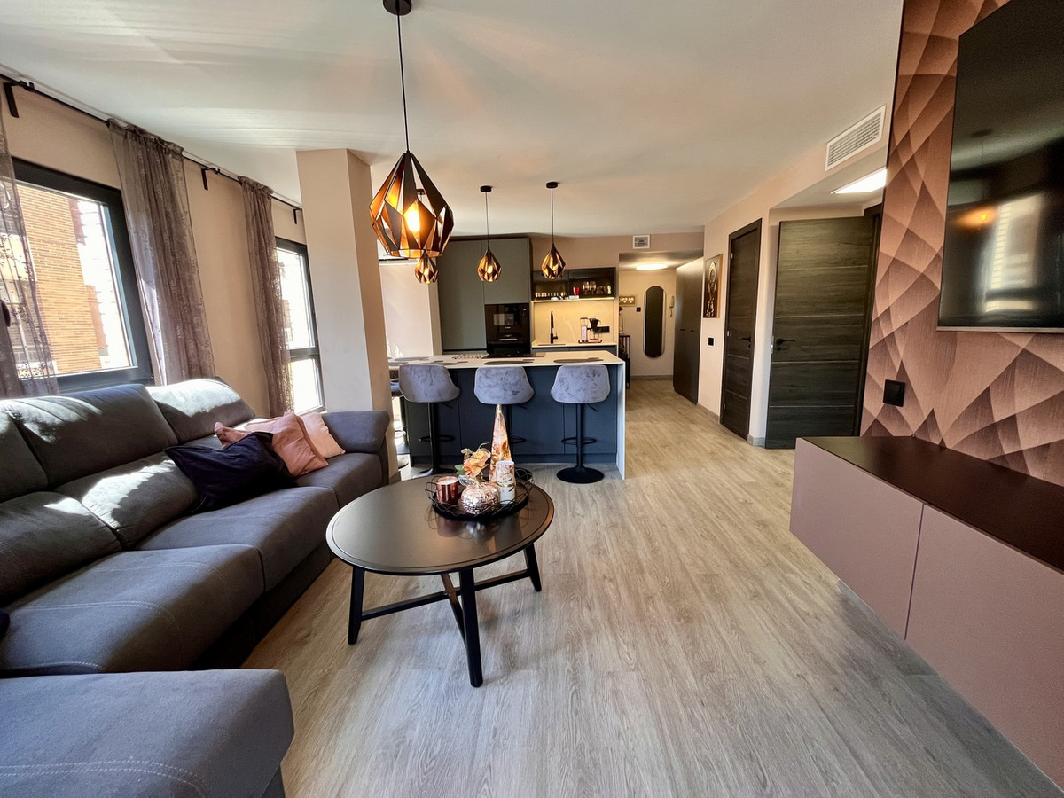 For sale - 4 Bedroom 2 Bathroom Apartment - Middle Floor Apartment in Almoradi - Almoradi Centro  - Alicante