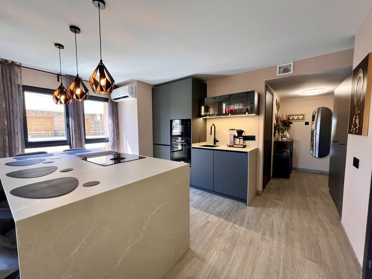 For sale - 4 Bedroom 2 Bathroom Apartment - Middle Floor Apartment in Almoradi - Almoradi Centro  - Alicante