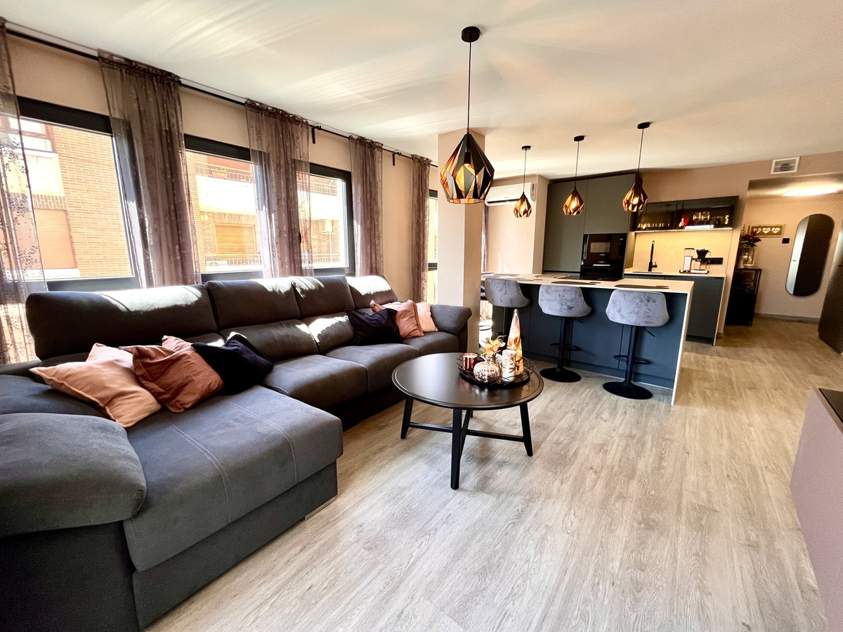 For sale - 4 Bedroom 2 Bathroom Apartment - Middle Floor Apartment in Almoradi - Almoradi Centro  - Alicante