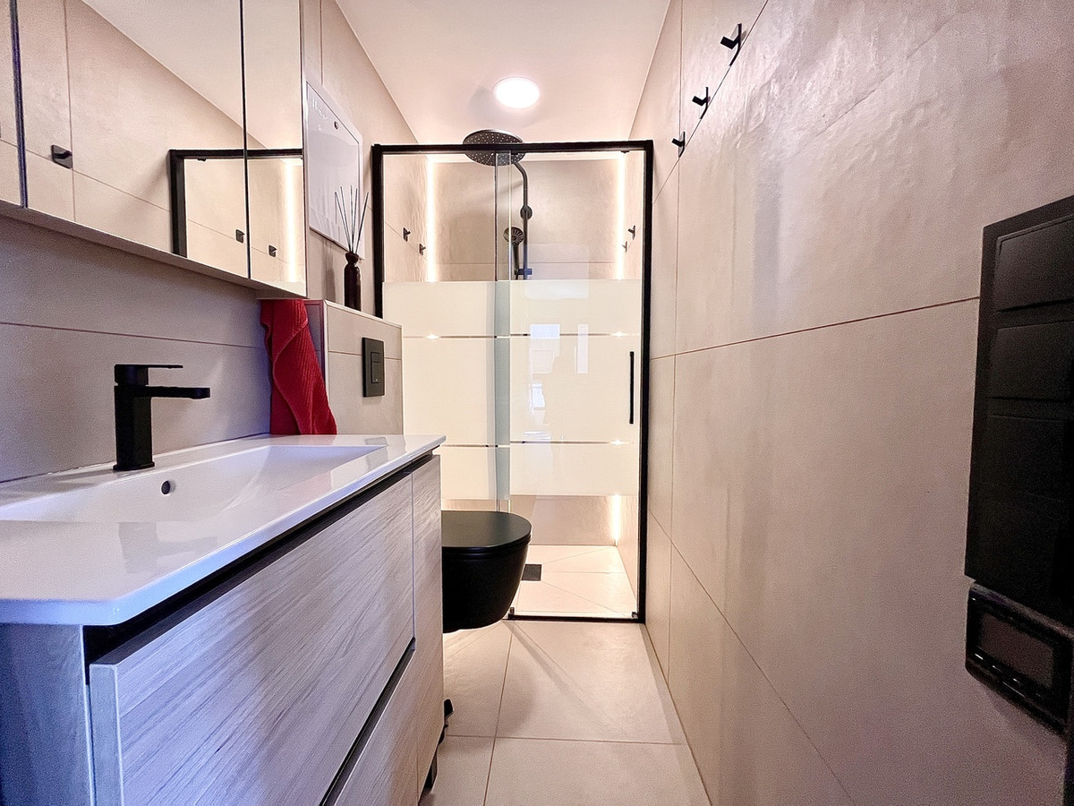For sale - 4 Bedroom 2 Bathroom Apartment - Middle Floor Apartment in Almoradi - Almoradi Centro  - Alicante