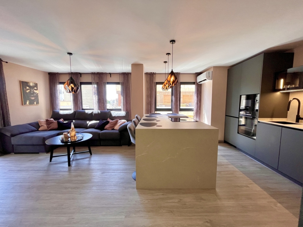 4 Bedroom 2 Bathroom Apartment - Middle Floor Apartment in Almoradi