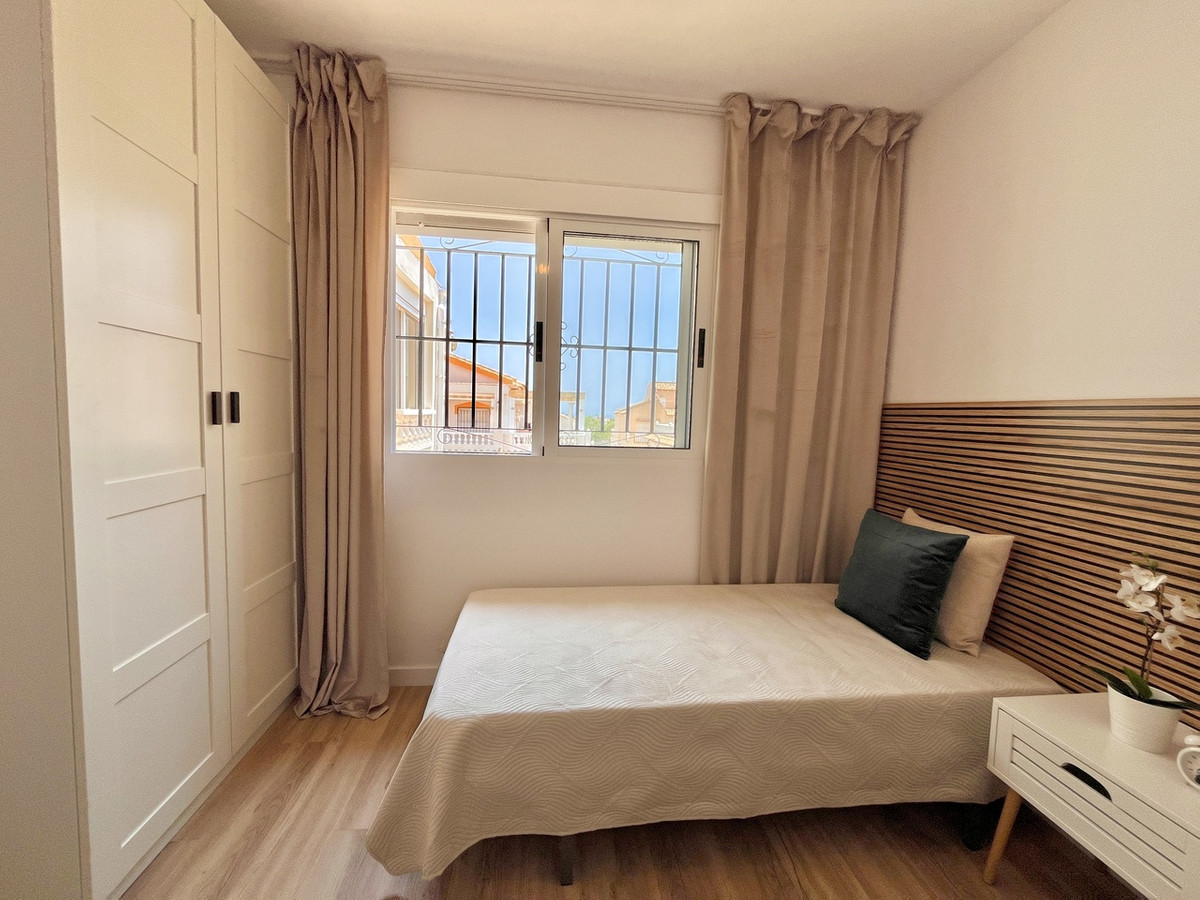 For sale - 3 Bedroom 2 Bathroom Townhouse in Playa Flamenca - Los Altos  - Alicante