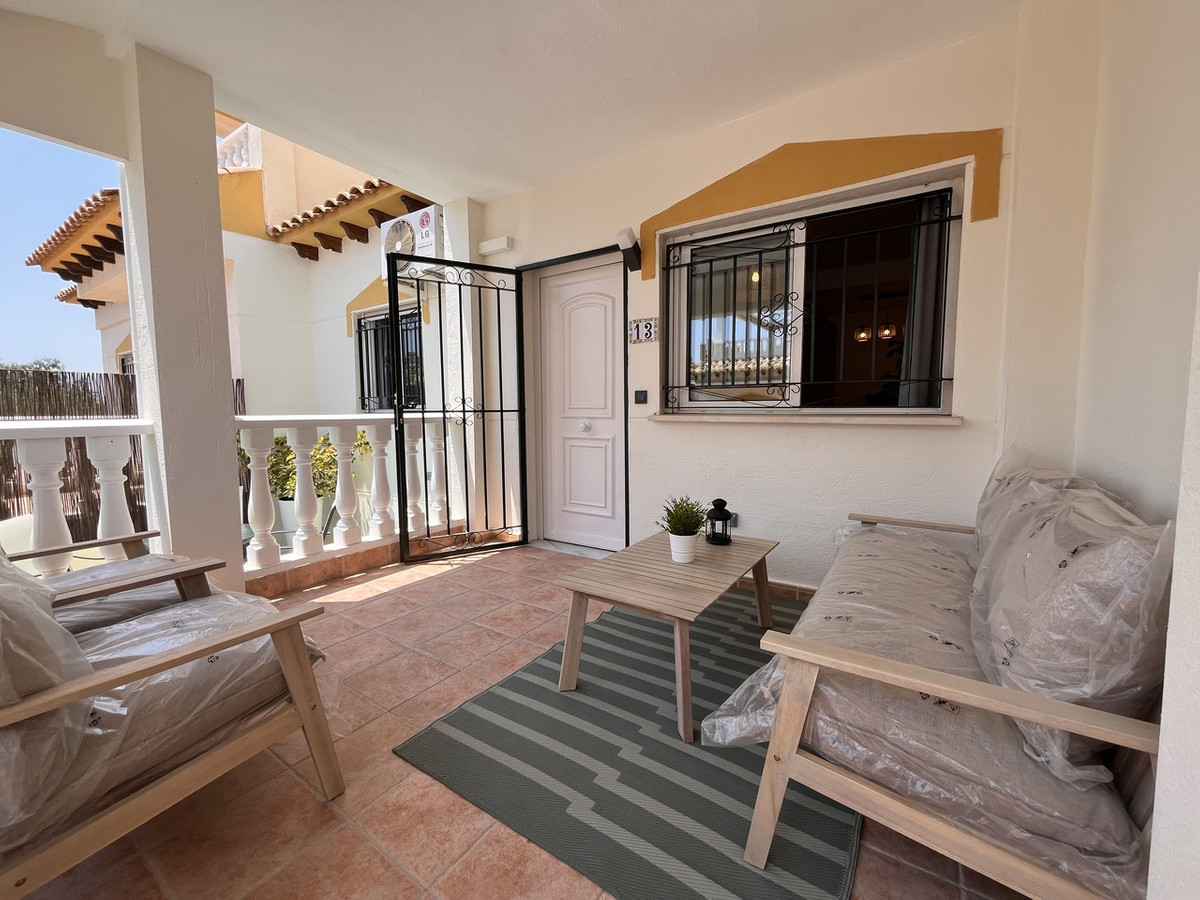 For sale - 3 Bedroom 2 Bathroom Townhouse in Playa Flamenca - Los Altos  - Alicante
